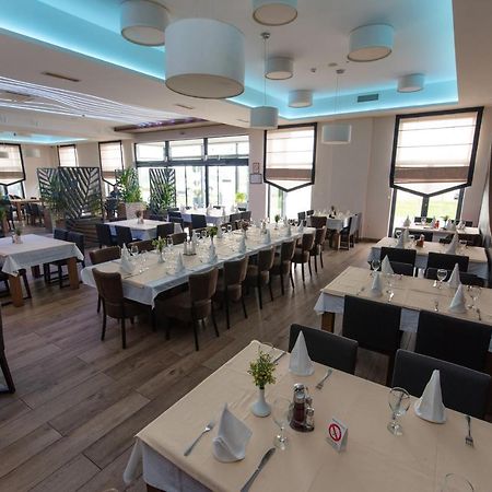Hotel Crystal Pecinci Dış mekan fotoğraf