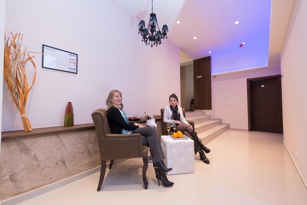 Hotel Crystal Pecinci Dış mekan fotoğraf
