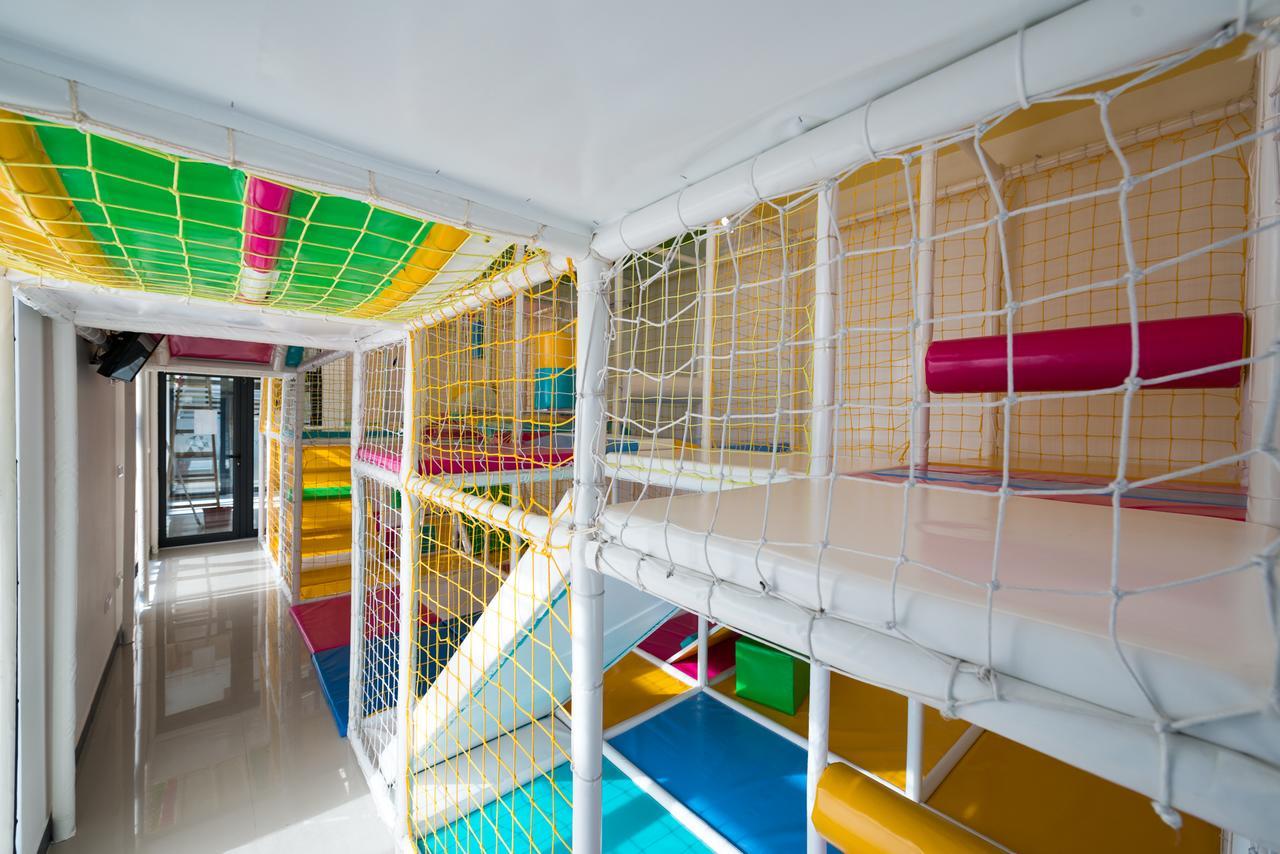 Hotel Crystal Pecinci Dış mekan fotoğraf