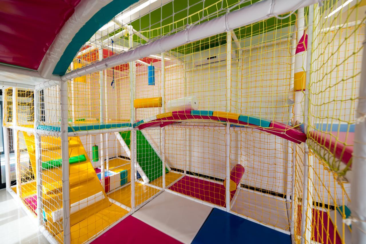 Hotel Crystal Pecinci Dış mekan fotoğraf