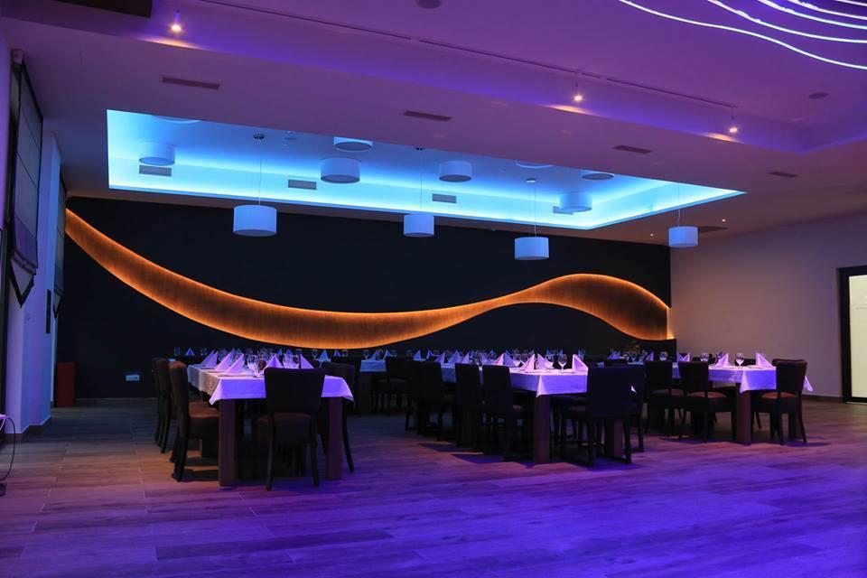 Hotel Crystal Pecinci Dış mekan fotoğraf