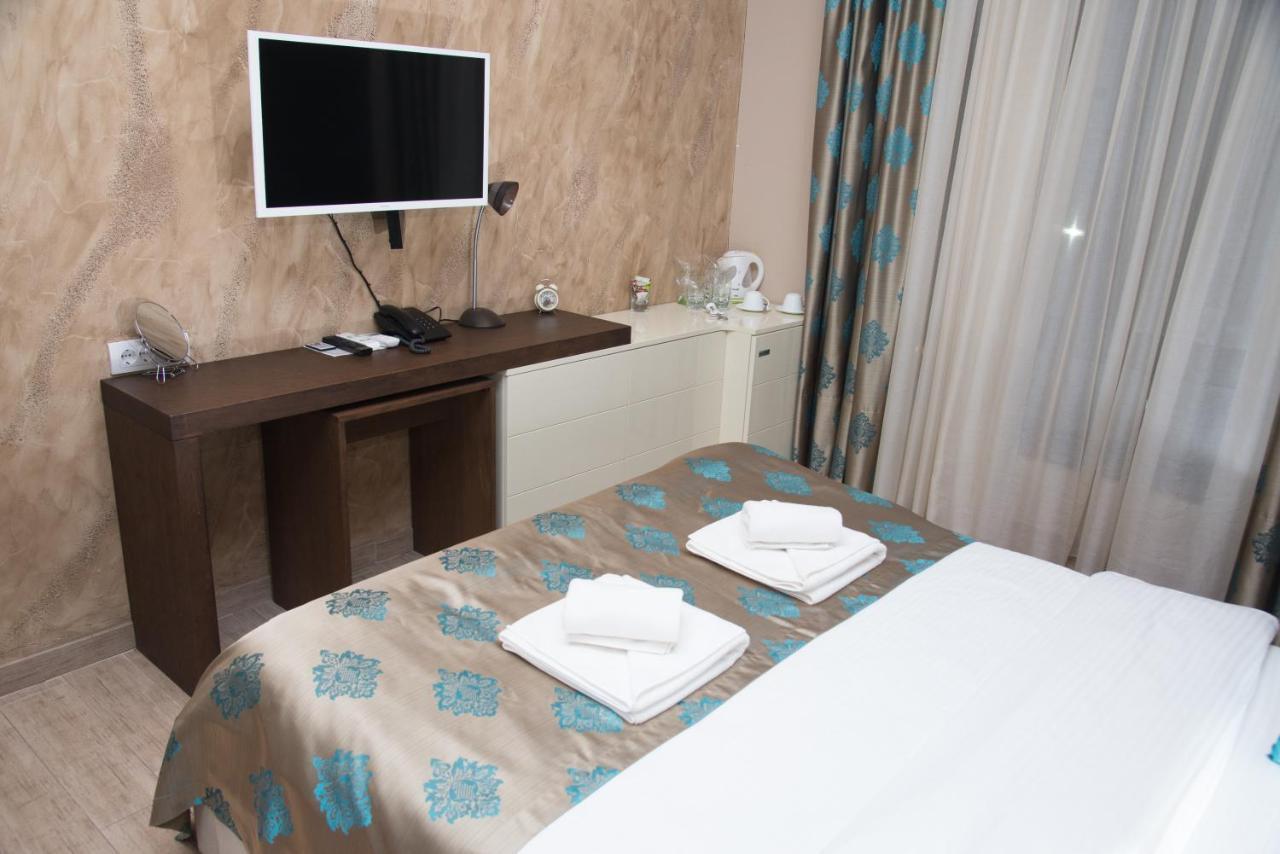 Hotel Crystal Pecinci Dış mekan fotoğraf