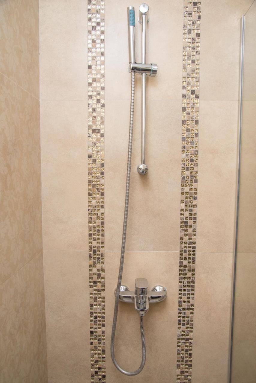 Hotel Crystal Pecinci Dış mekan fotoğraf