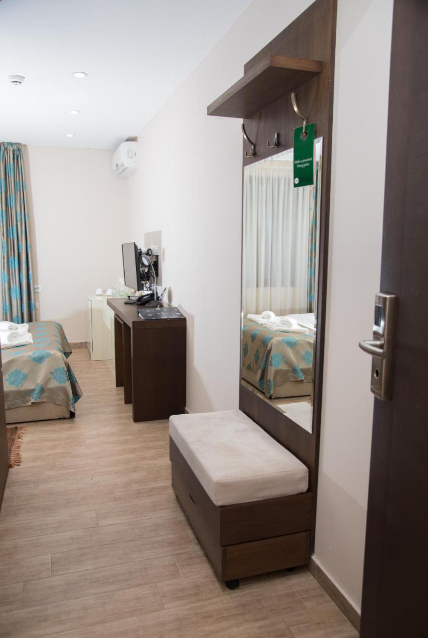 Hotel Crystal Pecinci Dış mekan fotoğraf