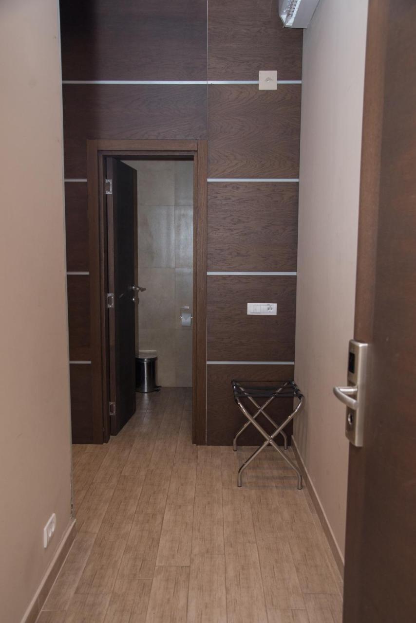 Hotel Crystal Pecinci Dış mekan fotoğraf