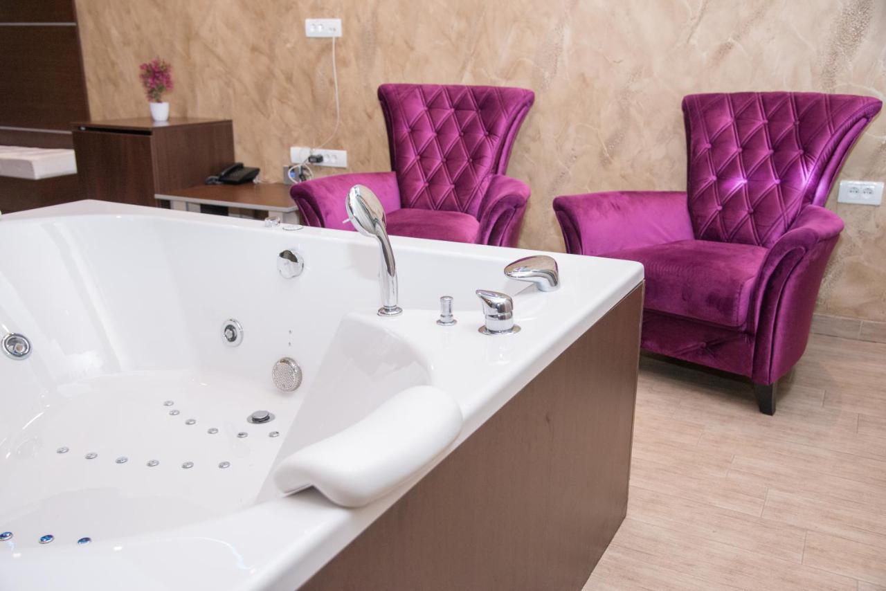 Hotel Crystal Pecinci Dış mekan fotoğraf